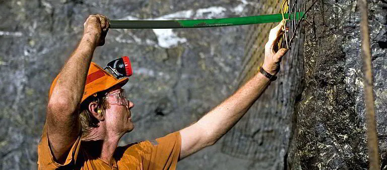 Resin Cartridge vs. Pumpable Resin for Bolting